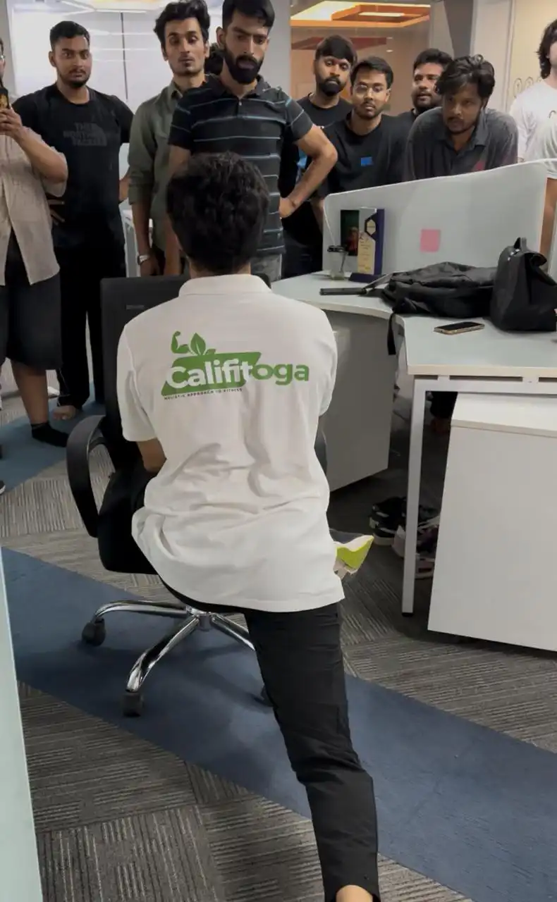 Coach showcasing stretches with Nomadzz employee